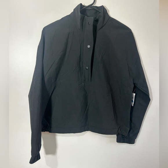 NWT GAP WIND BREAKER TOP HALF ZIPPER FRONT POCKETS ELASTIC WAIST LINE SIZE SMALL - Picture 3 of 9